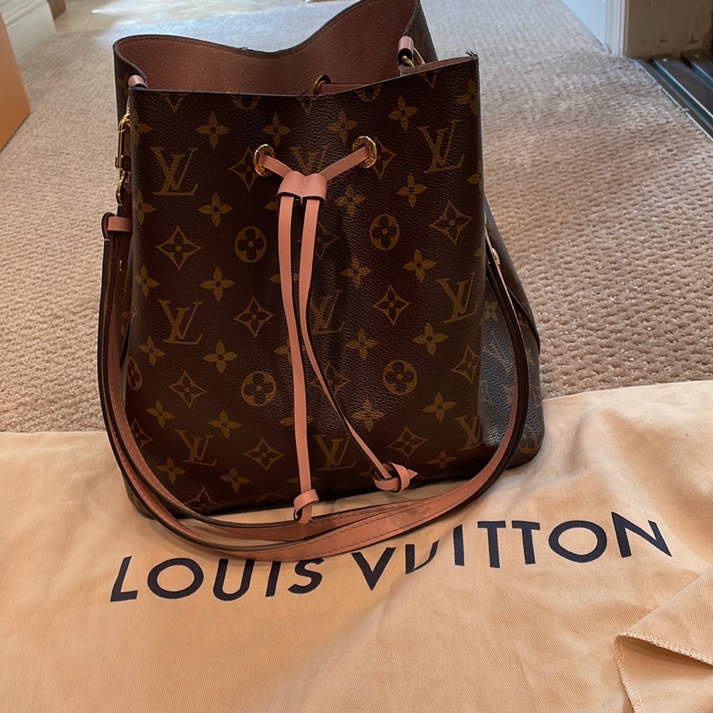 Louis Vuitton Neonoe bucket bag